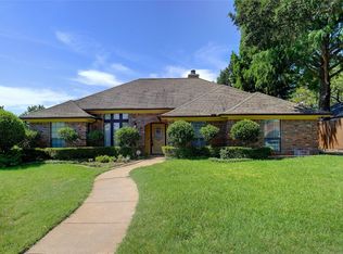 1204 Wedglea Dr, Bedford, TX 76021
