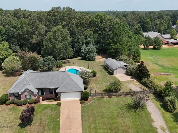 220 Tudor Cir, Brandon, MS 39042