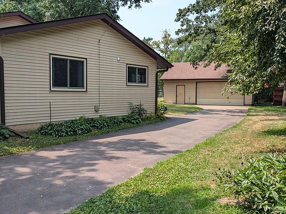3rd image of 5307 Hugo Rd