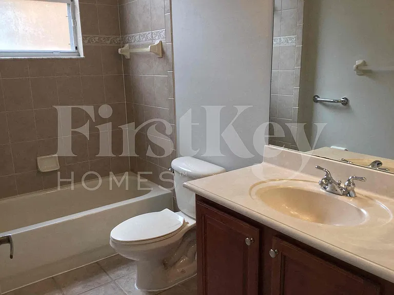 4104 NE 22nd Ln — Photo 9
