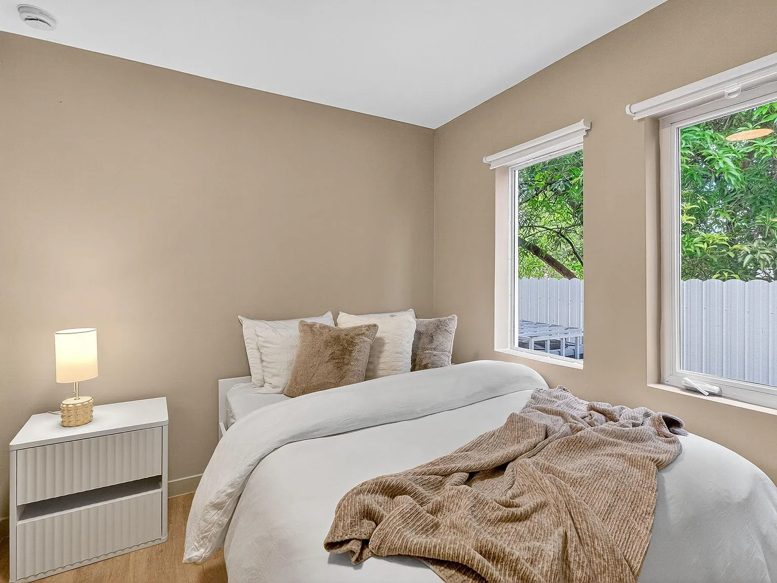 4 bed, 4.0 bath, 2090 sqft, $1,252 — Photo 1