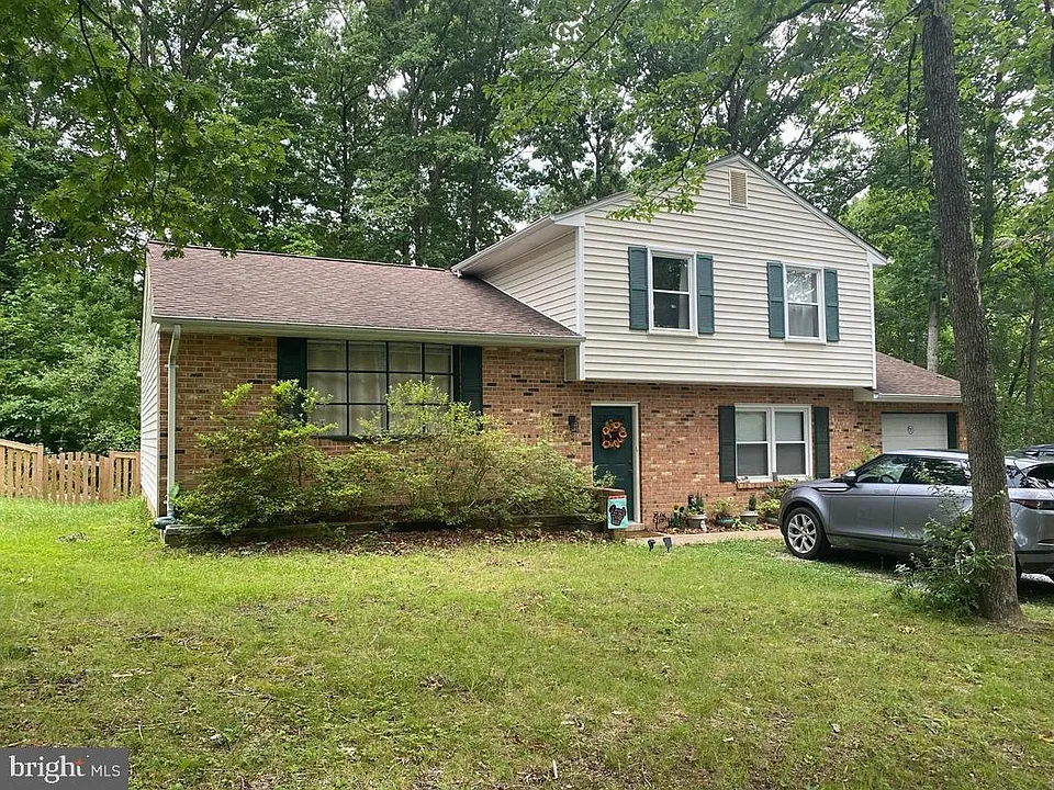 17 Hickory Ridge Dr