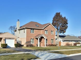 880 W Grant Dr, Des Plaines, IL