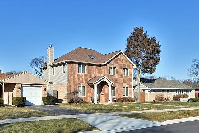880 W Grant Dr photo 1