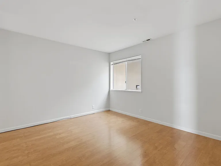 67 Wellington Ave — Photo 18