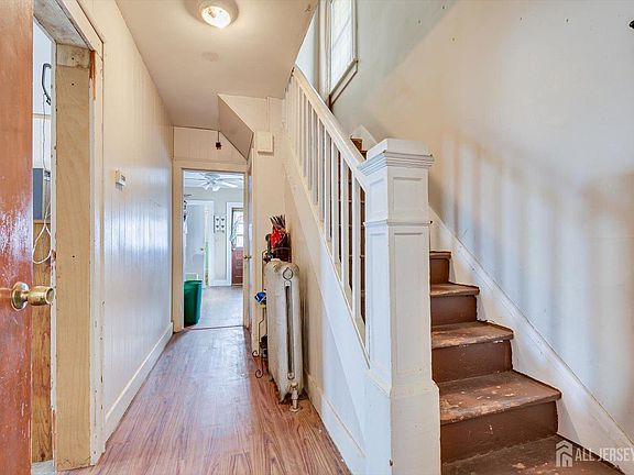 3rd image of 325 Hancock St