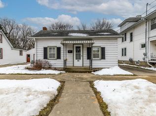 385 Rockport Rd, Janesville, WI 53548