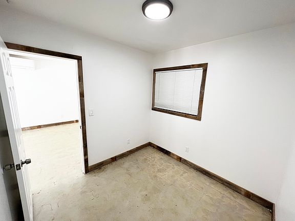 5th image of 3685 5th Ave #B