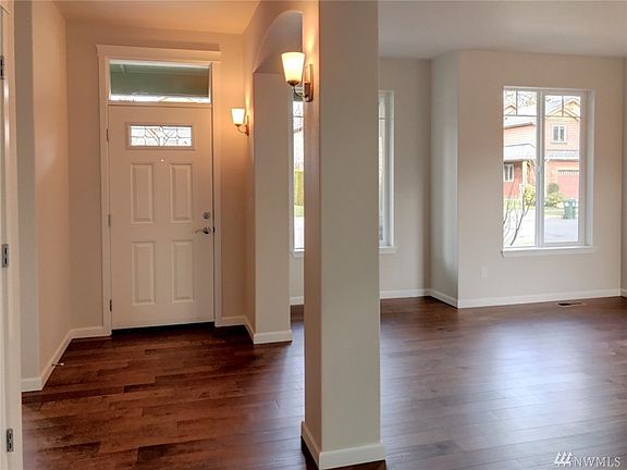 5th image of 4733 46th Ave SE