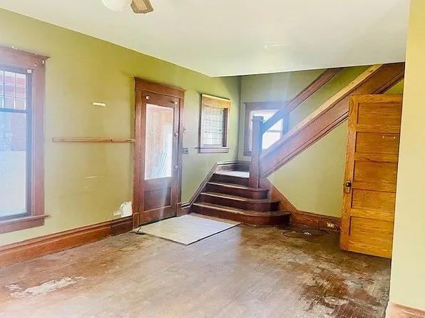 215 N Jefferson Ave, Mason City, IA 50401