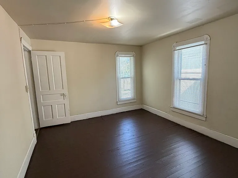 1751 W Morris St — Photo 14