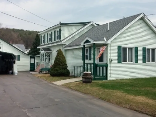 18 Princeton St, Claremont, NH 03743