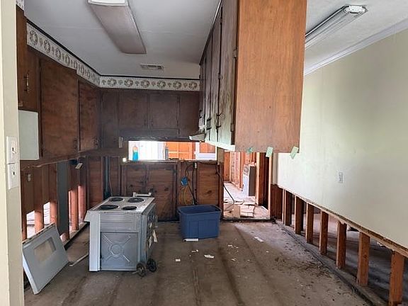 3rd image of 308 E Claude St