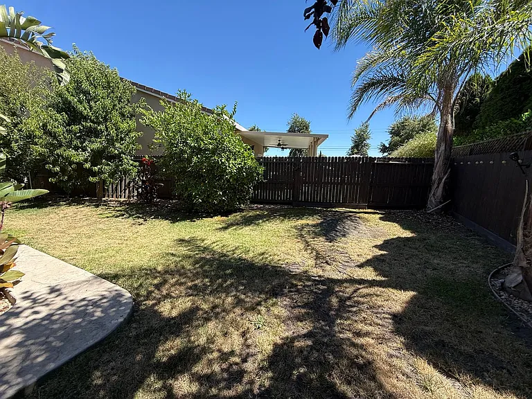 2995 Stable Dr — Photo 12