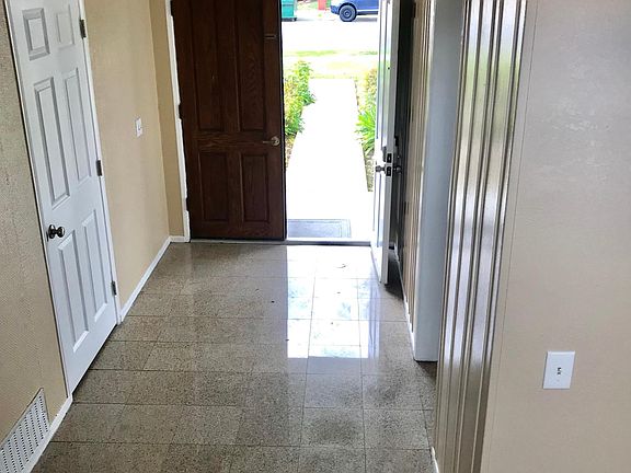 2nd image of 15031 Ashwood Ln