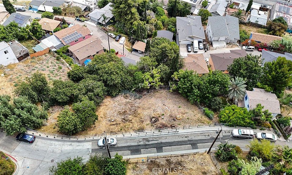 1st image of 0 Dickson Ave #14