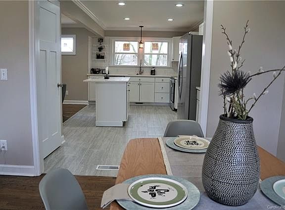 5th image of 3601 Bon Rea Dr