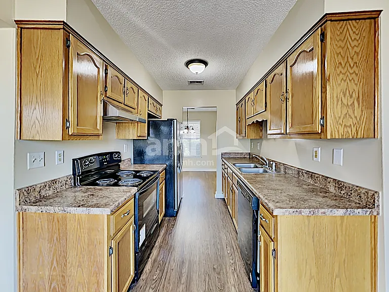 5534 Ross Rd — Photo 3