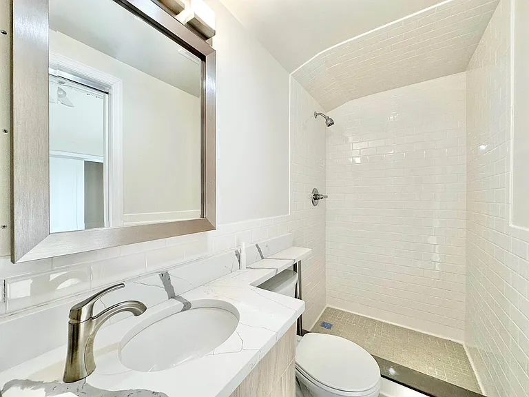 20-21 35th St #2E — Photo 5