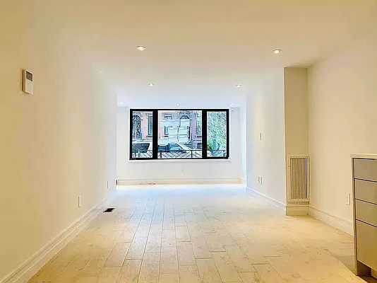 Rented by GROOME REALTY LLC | media 17