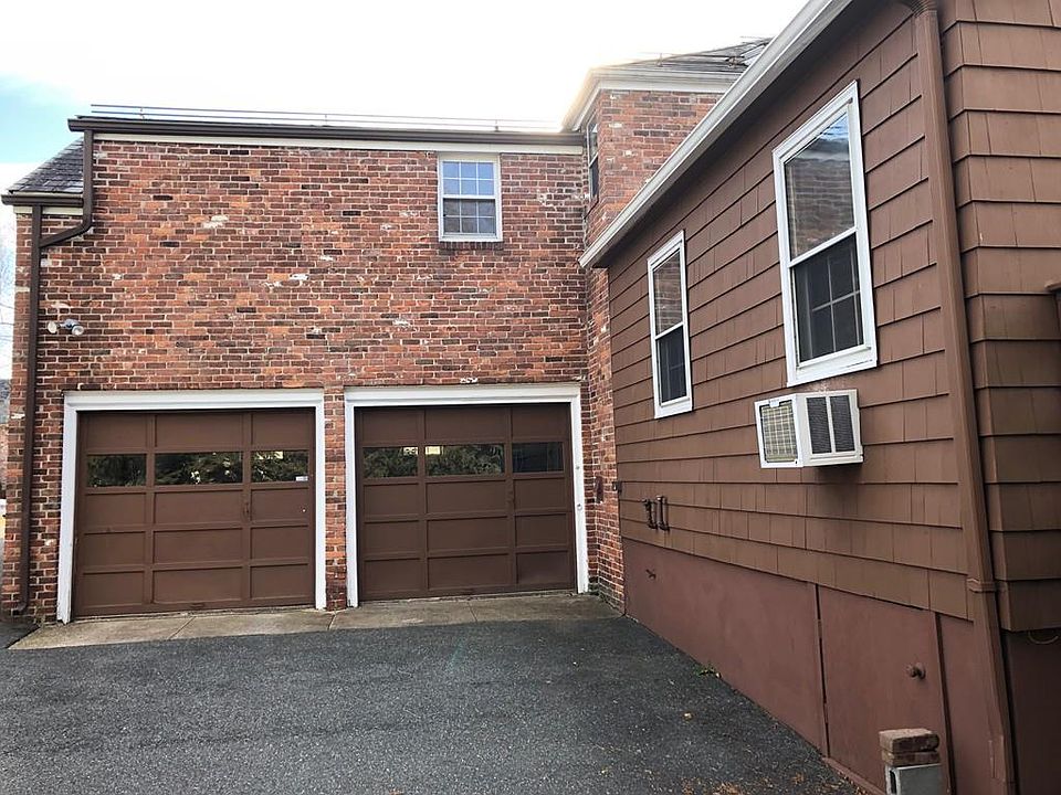 2nd image of 16 Meadowbrook Rd