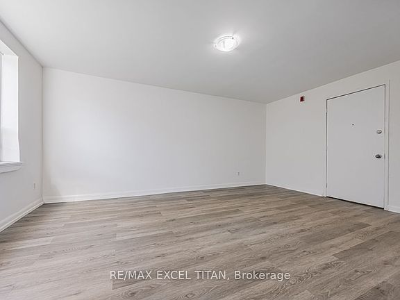 5th image of 4 Hill Heights Rd #304