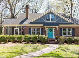 910 W Davis St, Burlington, NC 27215