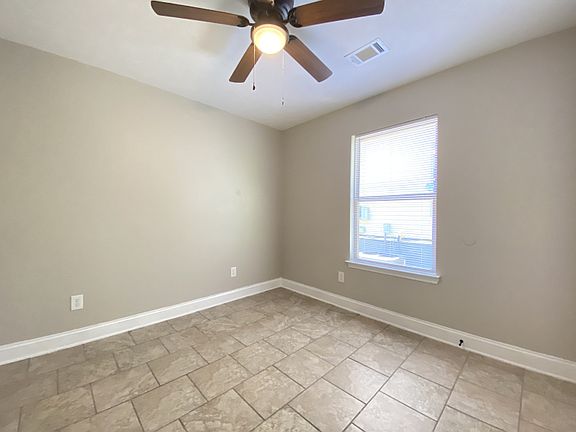 5th image of 312 Bellewood Ln APT A