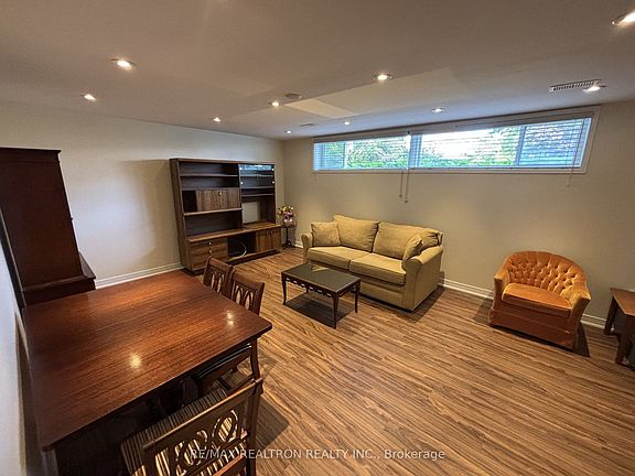 4th image of 695 Glencairn Ave #Basement