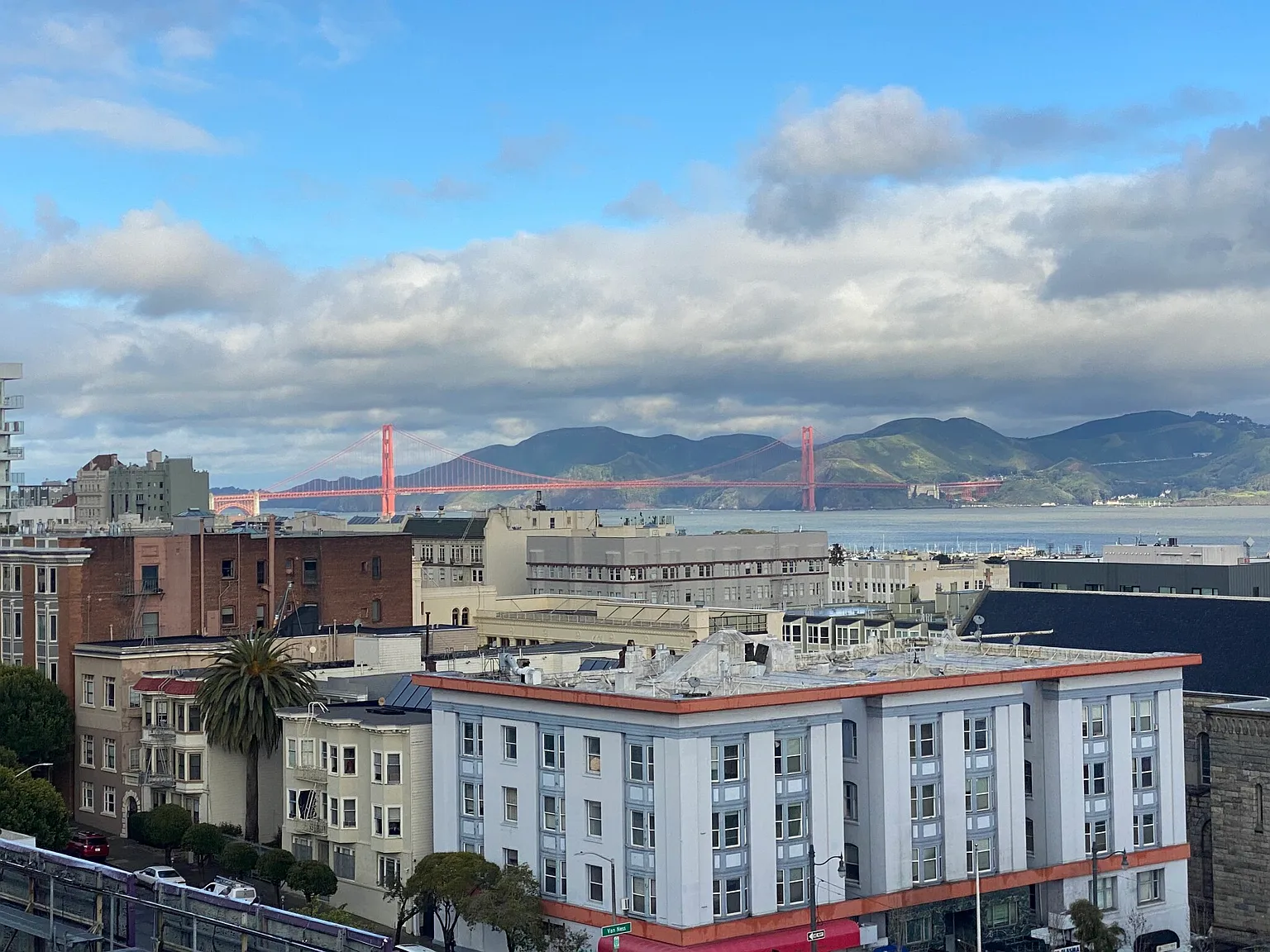 1 bed, 1.0 bath, 900 sqft, $4,795 — Photo 2