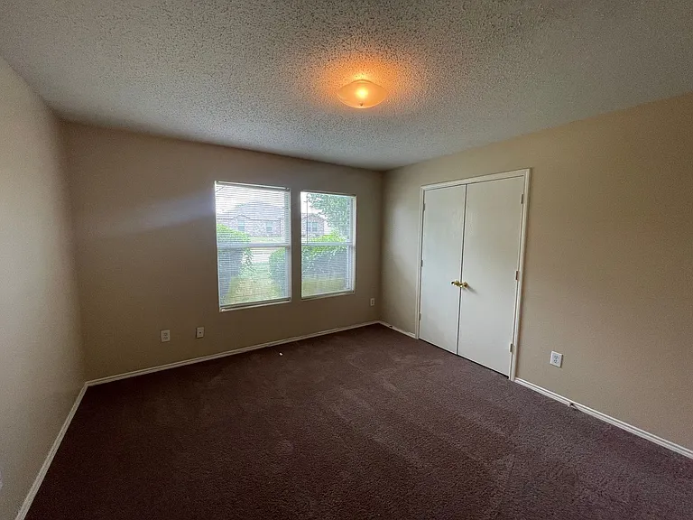 1420 Bumble Bee Dr — Photo 8