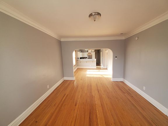 2nd image of 11122 S Vernon Ave