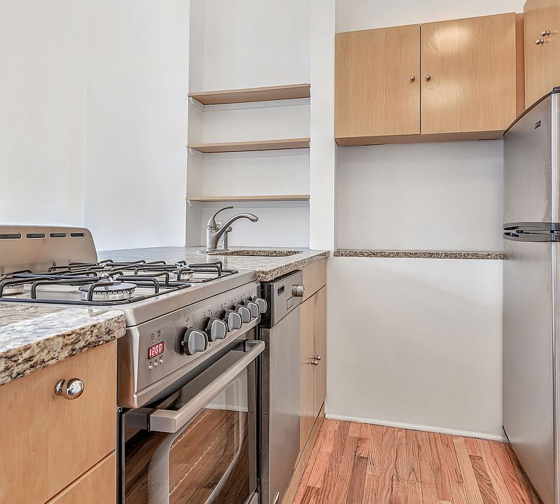 2nd image of 491 W 22nd St #2