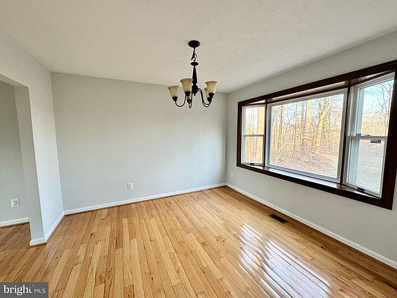 5th image of 5203 Grenock Dr