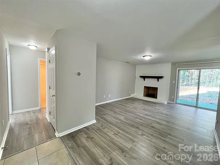 2901 Iron Gate Ln — Photo 5
