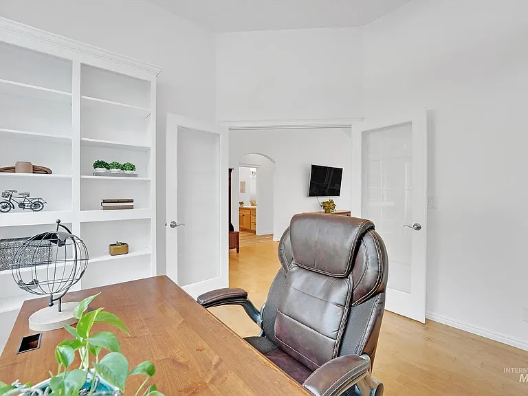 3926 N Waterloo Way — Photo 7