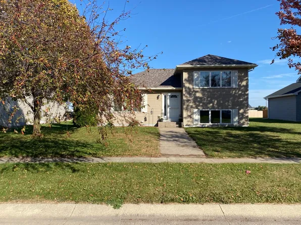 517 Elliot Dr SE, Grand Meadow, MN 55936