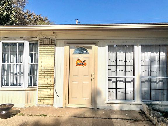 4th image of 514 Oakwood Dr