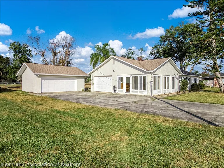 3407 Divot Rd — Photo 4