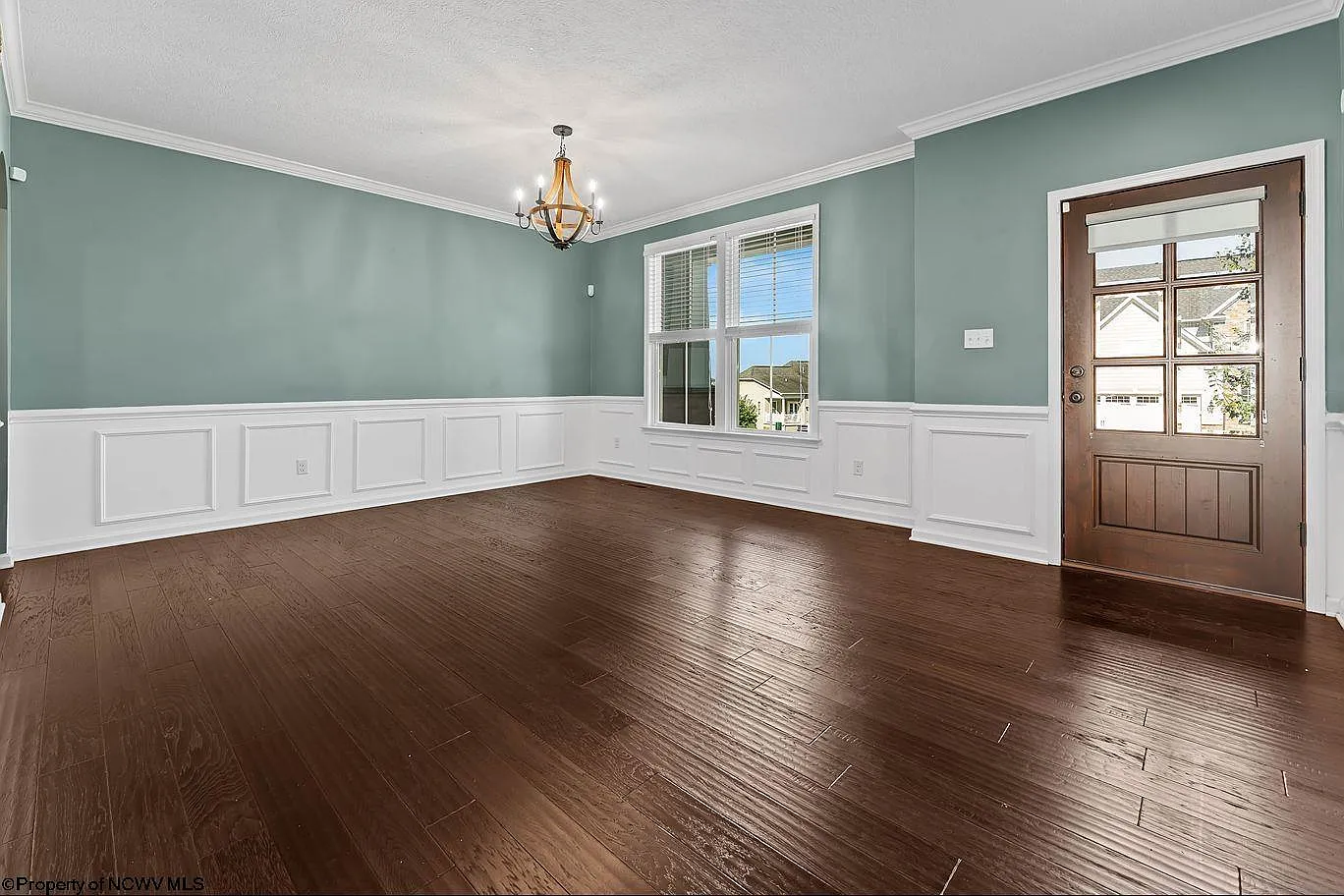 4 bed, 4.5 bath, $4,200 — Photo 4
