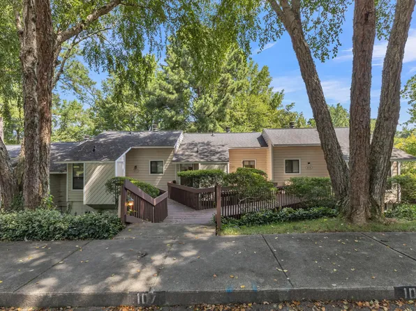 109 Concannon Ct, Cary, NC 27511