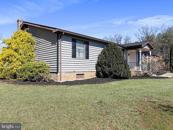 2nd image of 208 McGuire Ln
