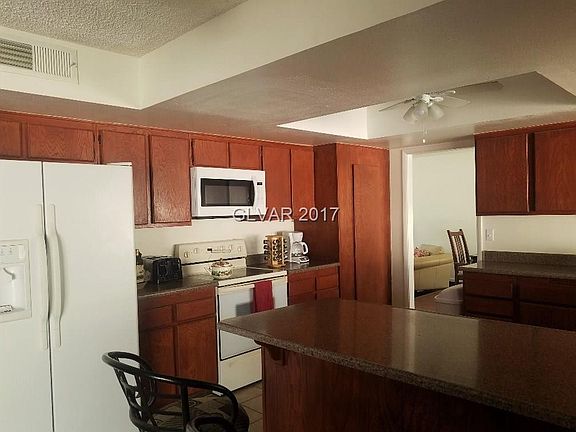 2nd image of 3189 Pampas Pl #0