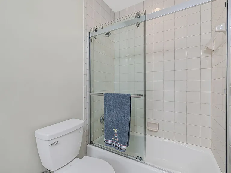 3313 Sunset Key Cir #701 — Photo 40