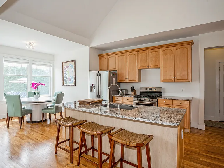 19 Fairbanks Ct — Photo 7