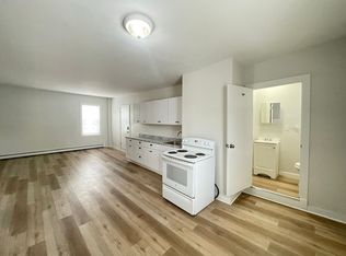 124 Beech St APT 1N, Manchester, NH 03103