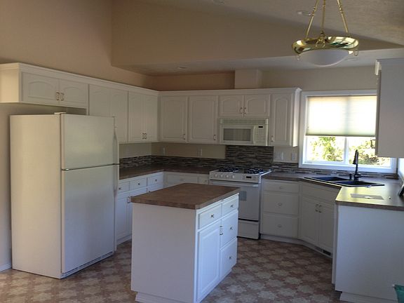 Beautiful Island Kitchen Tile Backsplash