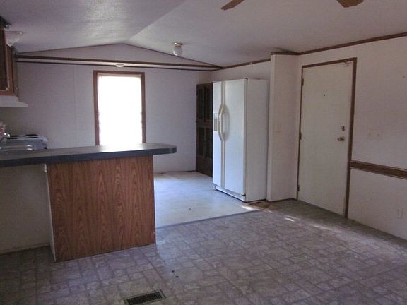 3rd image of 113 Donnie Dr