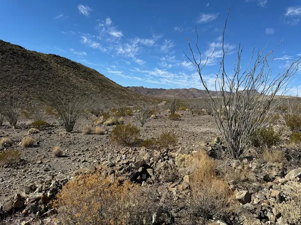 40 Red Fox Rd, Terlingua, TX 79852