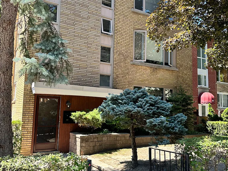 34 Rosewell Ave #1 — Photo 1